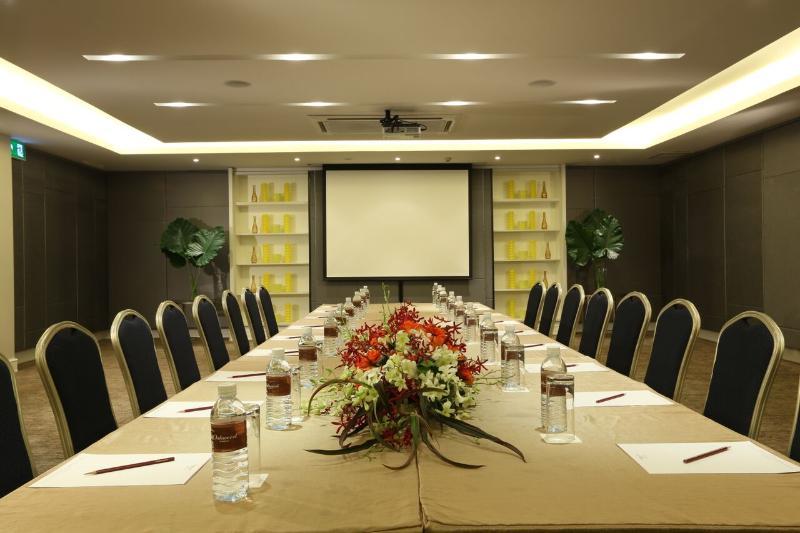 Bangna Pride Hotel & Residence Bangkok Exterior photo
